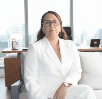 Socia fundadora de IdeasTALENTO en una sesión de trabajo