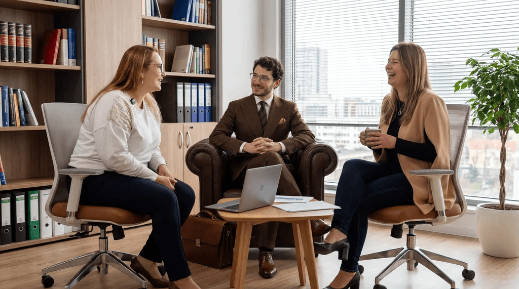Equipo de IdeasTALENTO en reunión